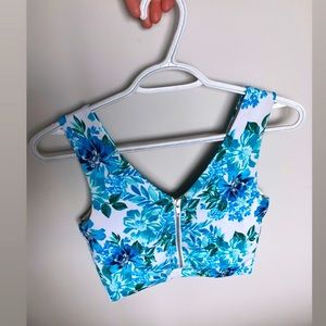 Cute crop top !